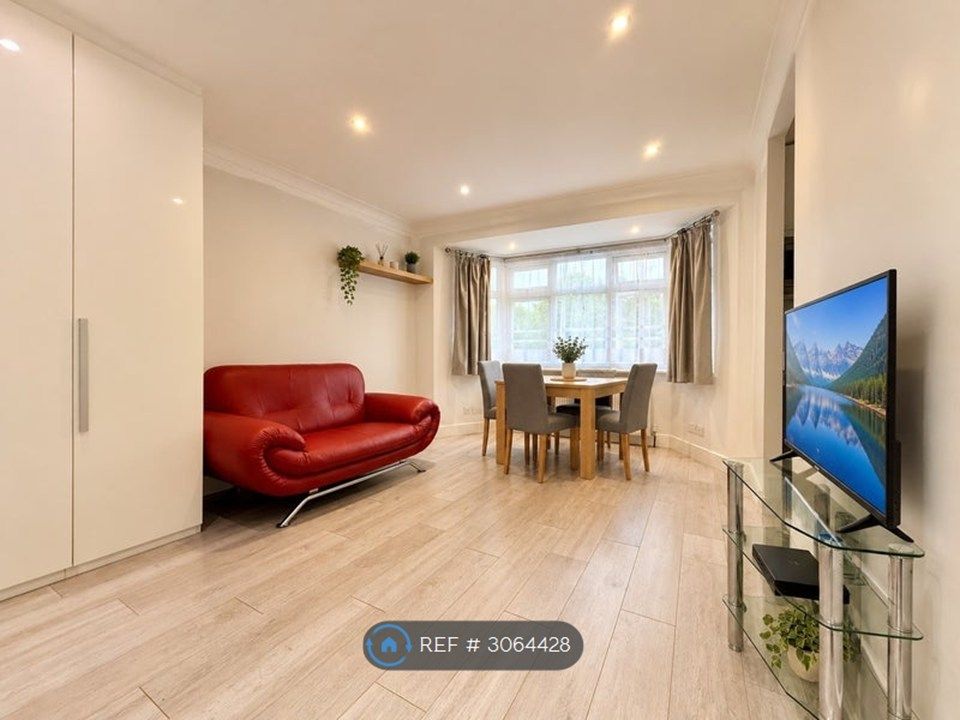 Property photo 1 of 3