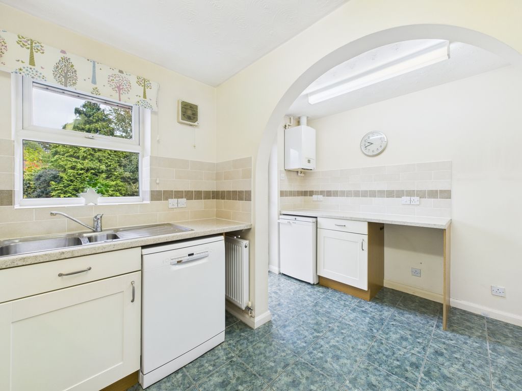 Property photo 3 of 14 Kitchen