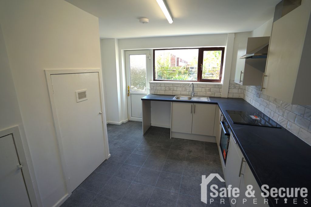 Property photo 3 of 18 Dsc03968