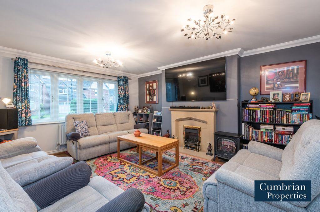 Property photo 2 of 23 Lounge