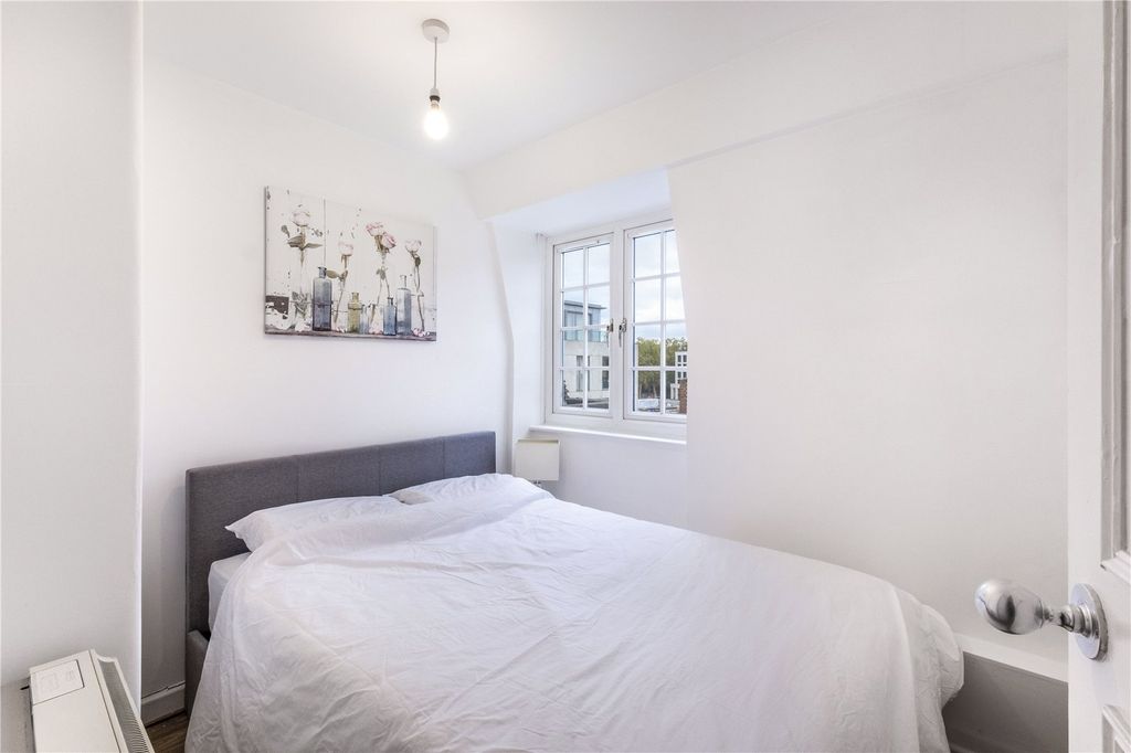 Property photo 3 of 11 Bedroom