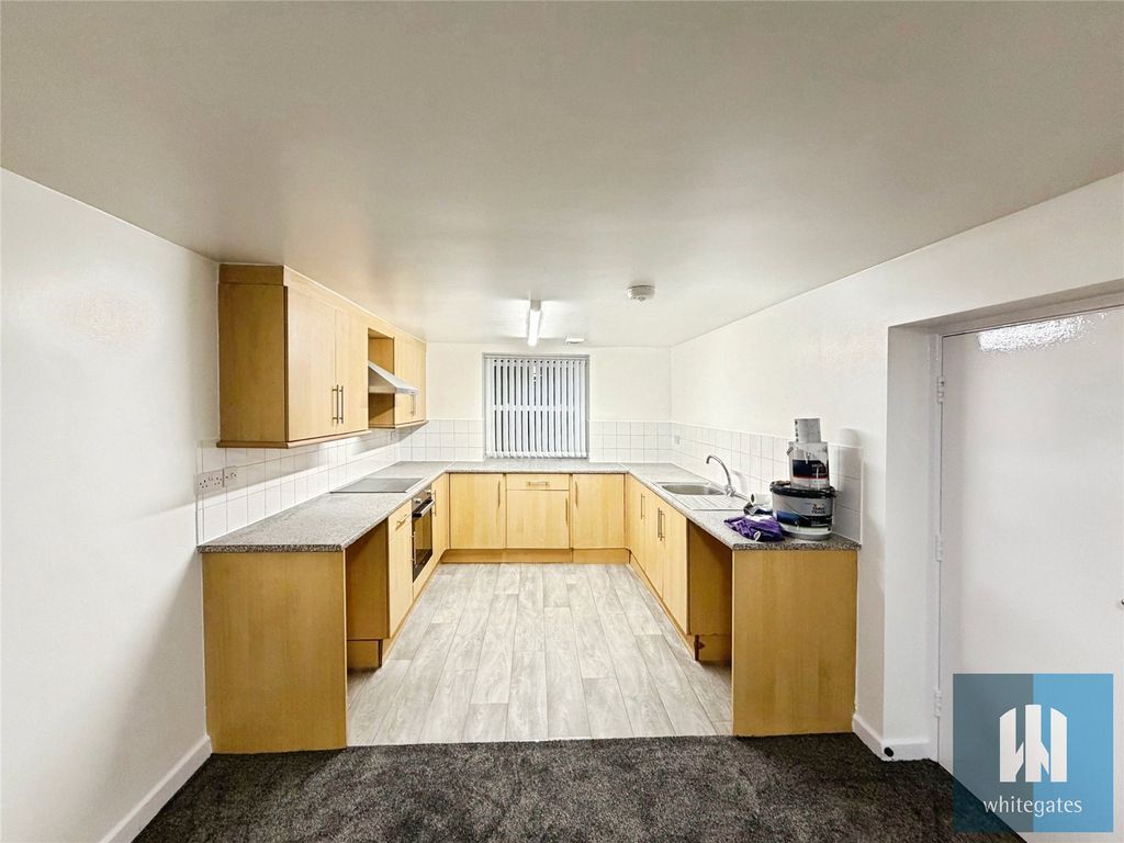 Property photo 2 of 12 Picture No. 11