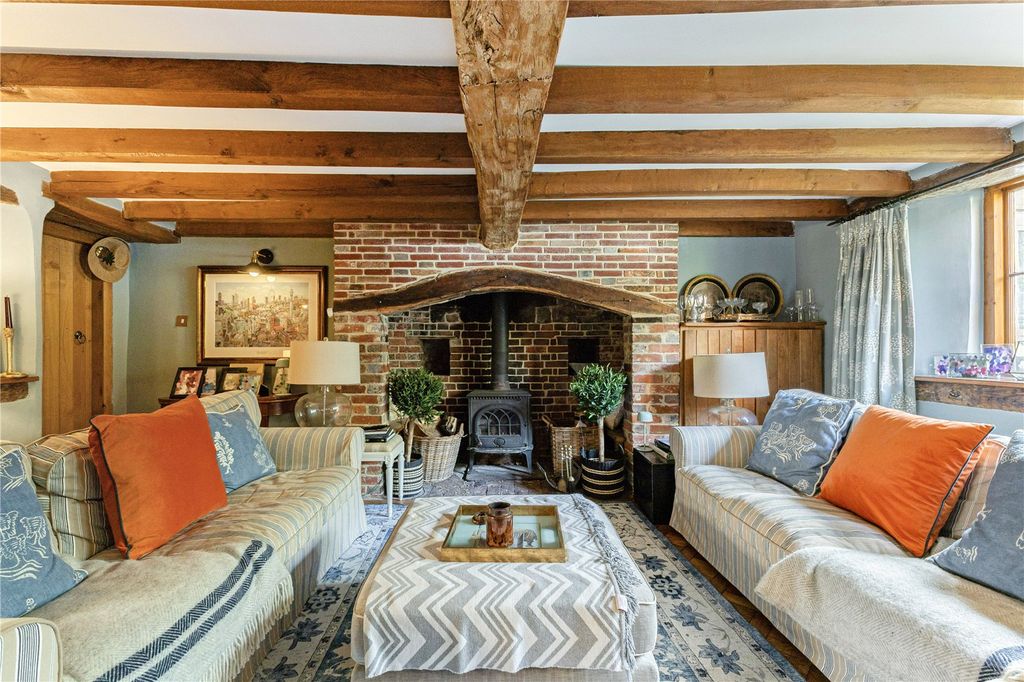 Property photo 2 of 24 Sitting Room