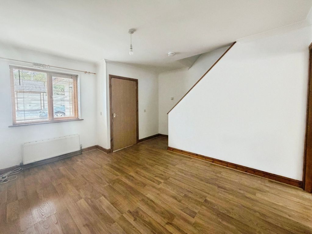 Property photo 3 of 12 52747413