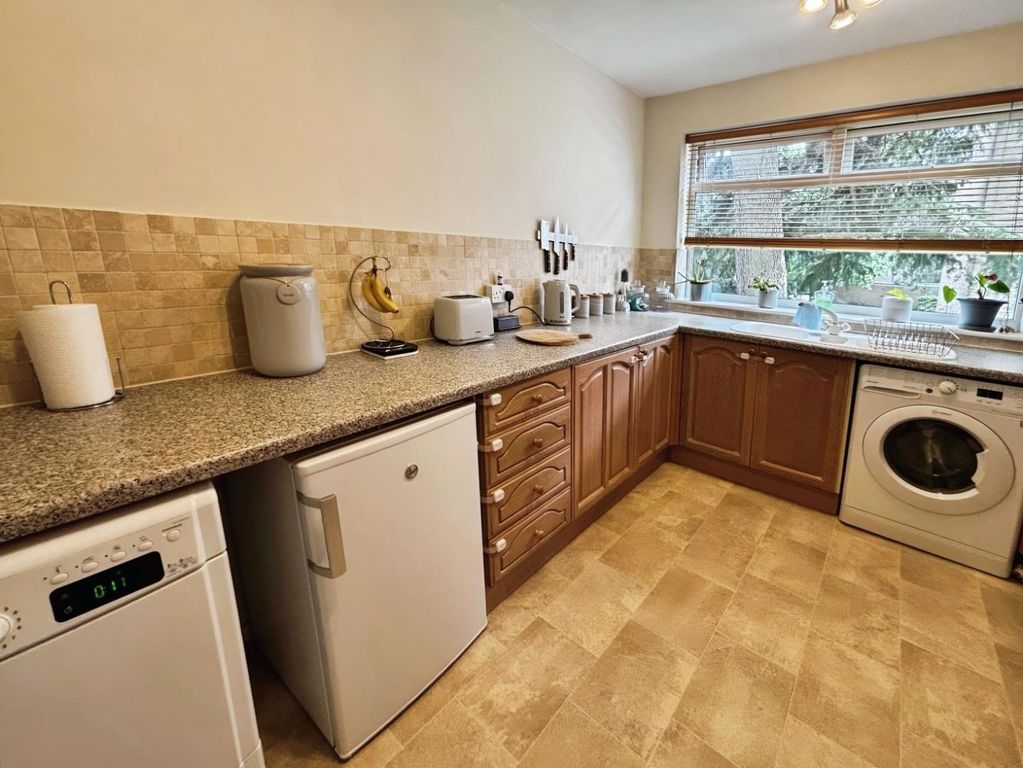 Property photo 3 of 12 Kitchen 2