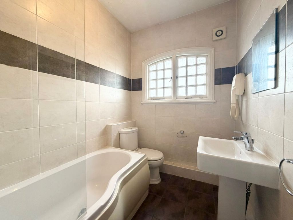 Property photo 3 of 6 Picture No. 04