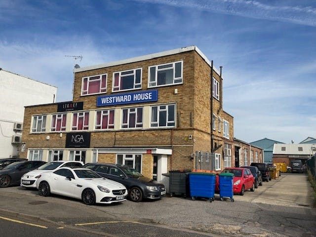 Property photo 1 of 5 Sunny External.Jpg