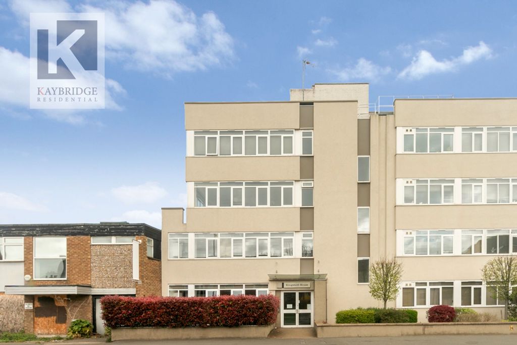 Property photo 1 of 8