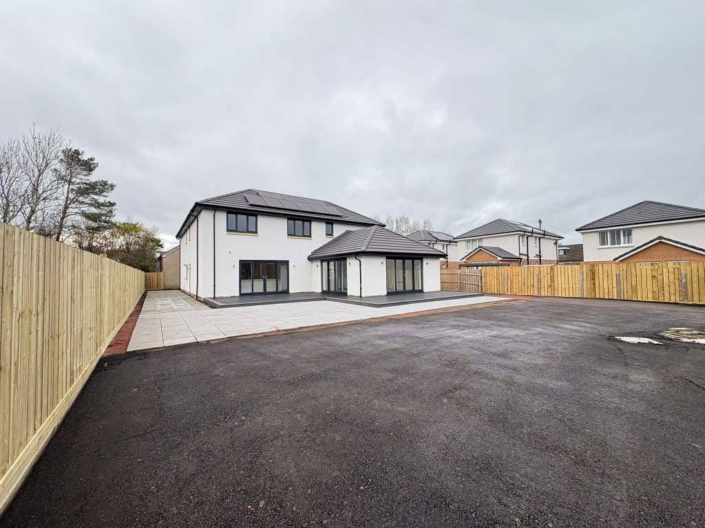 Property photo 1 of 28