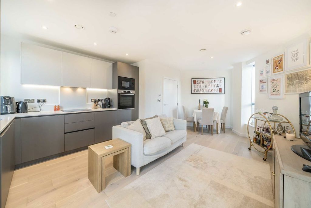 Property photo 2 of 6