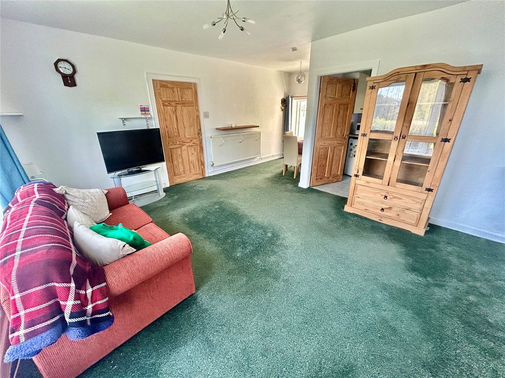 Property photo 3 of 14 Picture No. 12