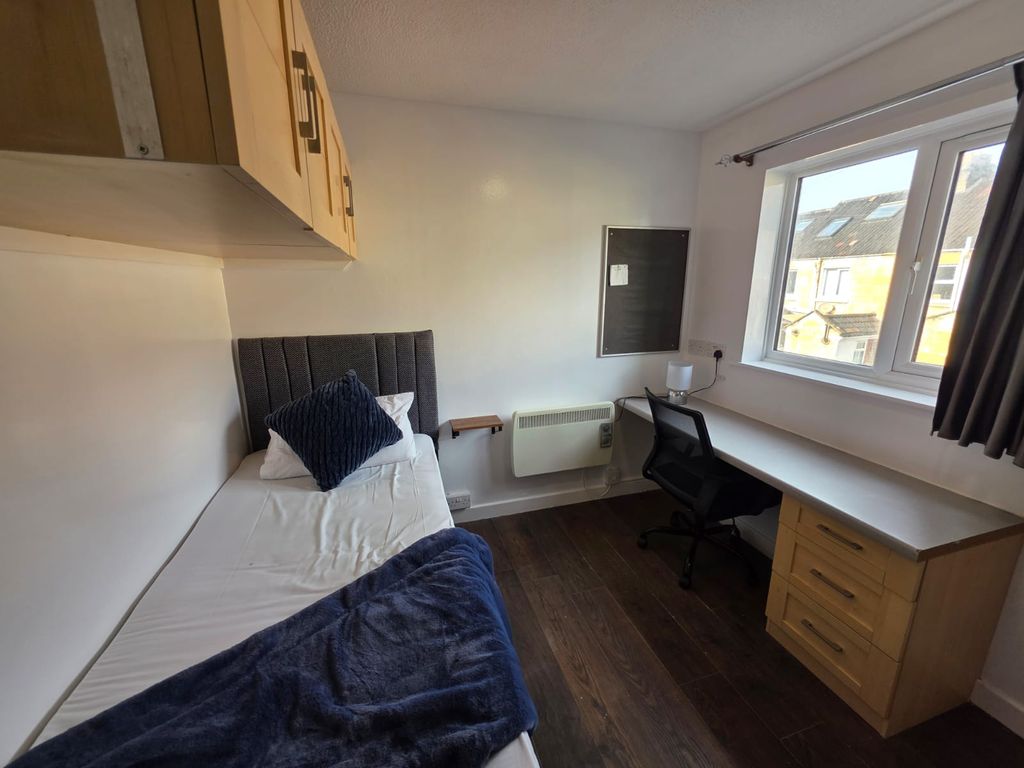 Additional image 7 of 6 bed terraced house to rentKing Georges Road, Bath BA2