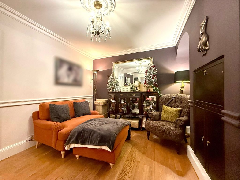 Property photo 3 of 28 Picture No. 44