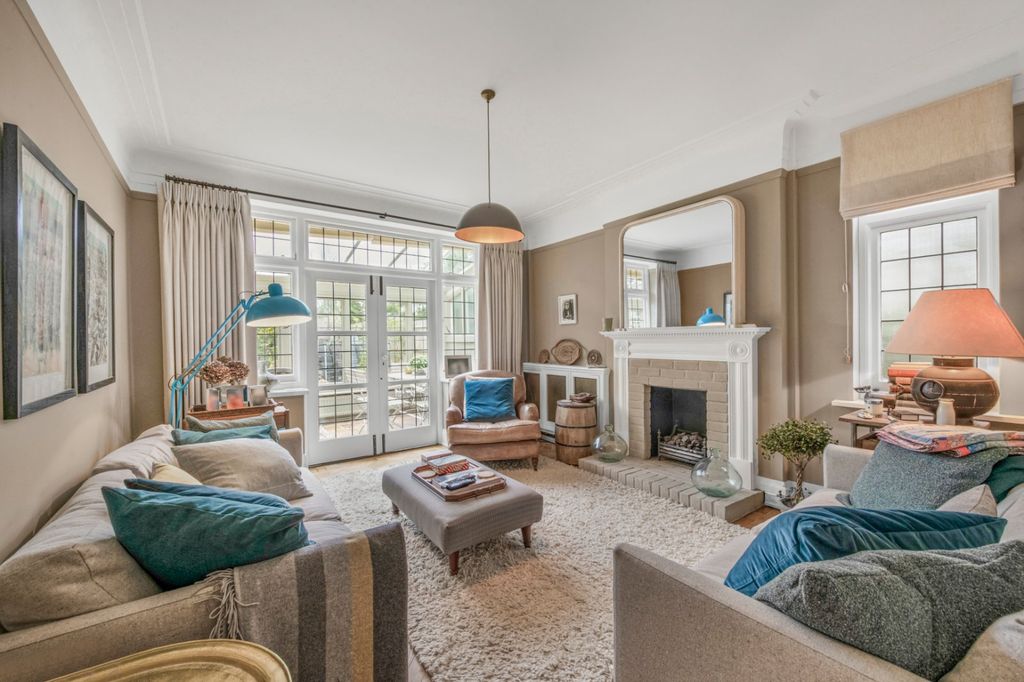 Property photo 2 of 29