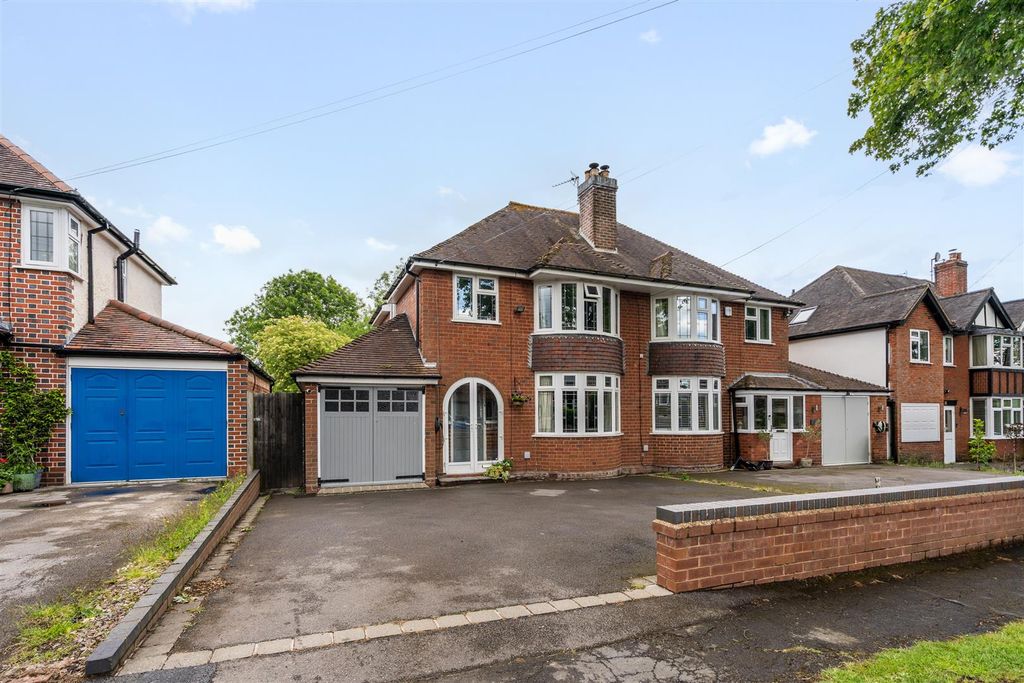 Property photo 1 of 16 10 Kingswood Close_5.Jpg