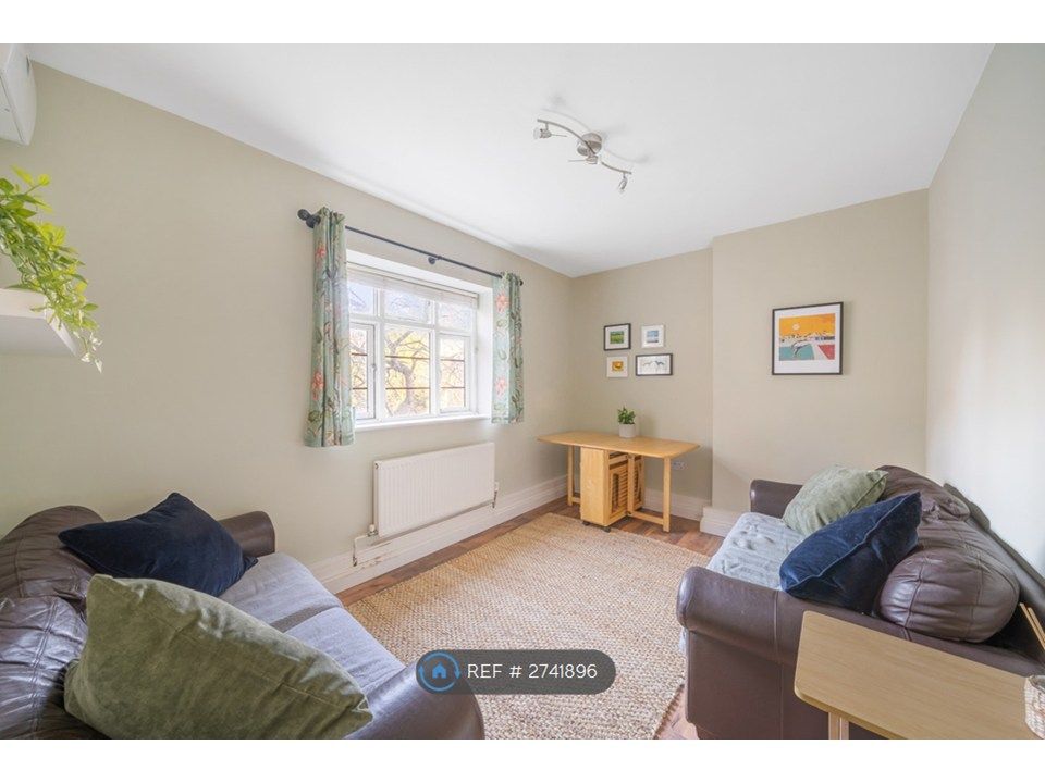 Property photo 2 of 25