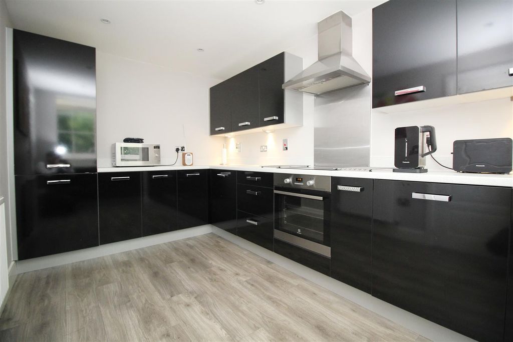 Property photo 2 of 16 Kitchen.Jpg