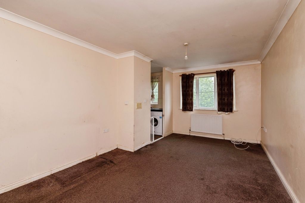Property photo 3 of 12 Photo