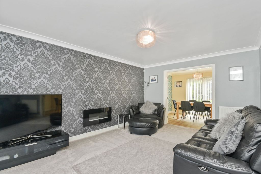 Property photo 3 of 40
