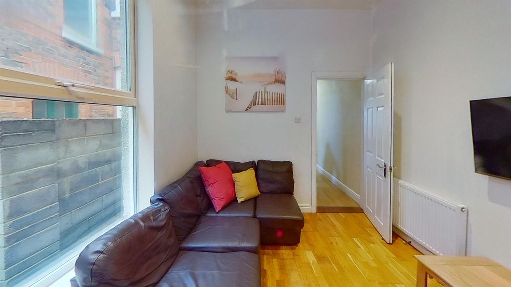 Property photo 1 of 9 Victory Road (5) Photo 1