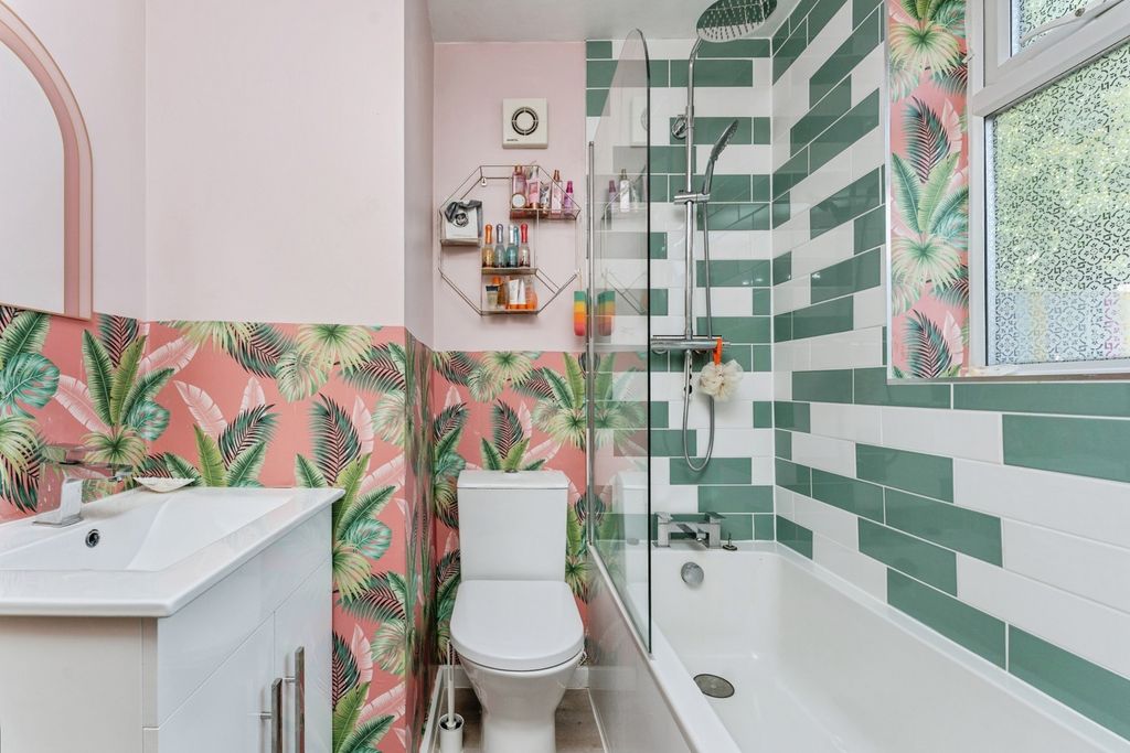 Property photo 3 of 17 Photo