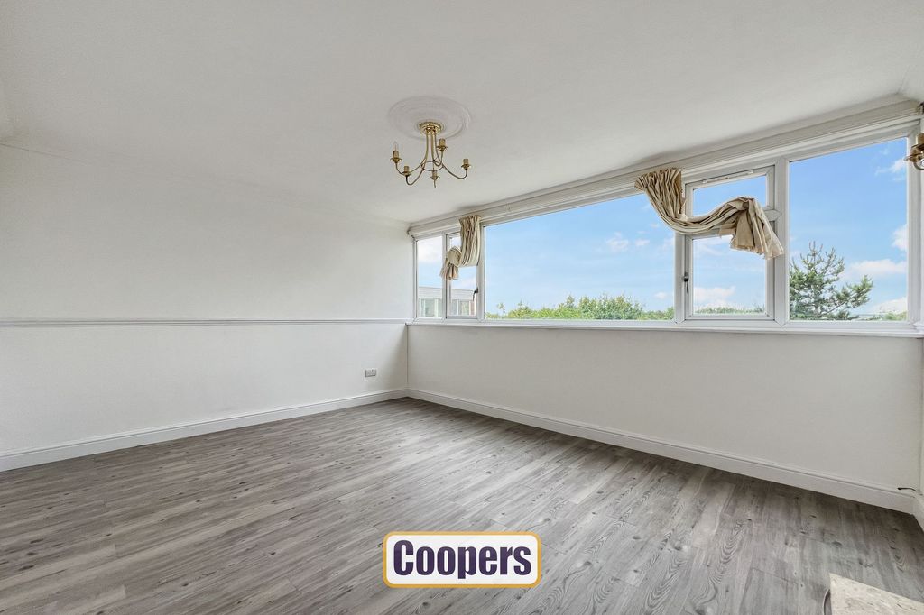 Property photo 2 of 10 Living Room