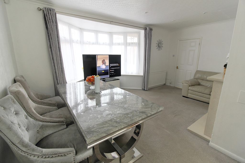 Property photo 3 of 18 Img_4211_Dxo