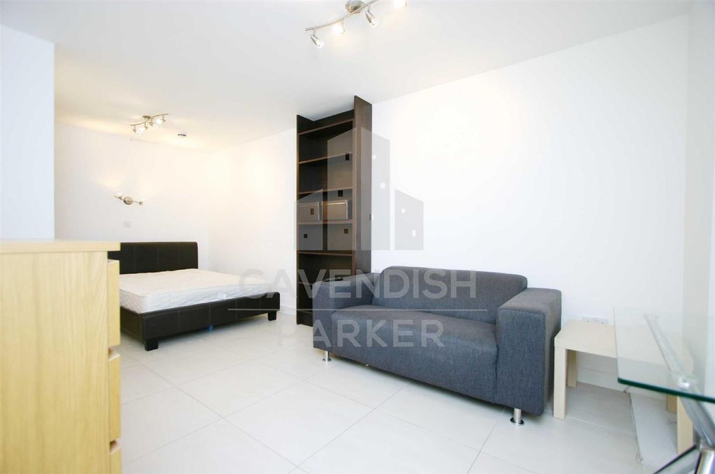 Property photo 2 of 10