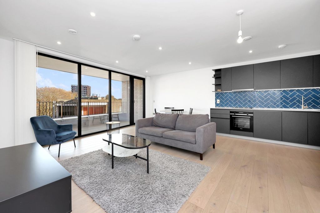 Property photo 1 of 21