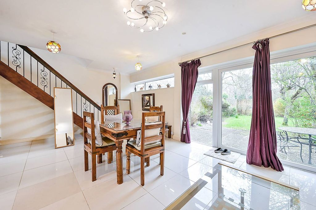 Property photo 2 of 13