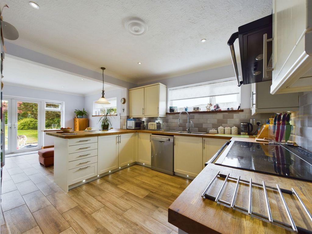 Property photo 2 of 36