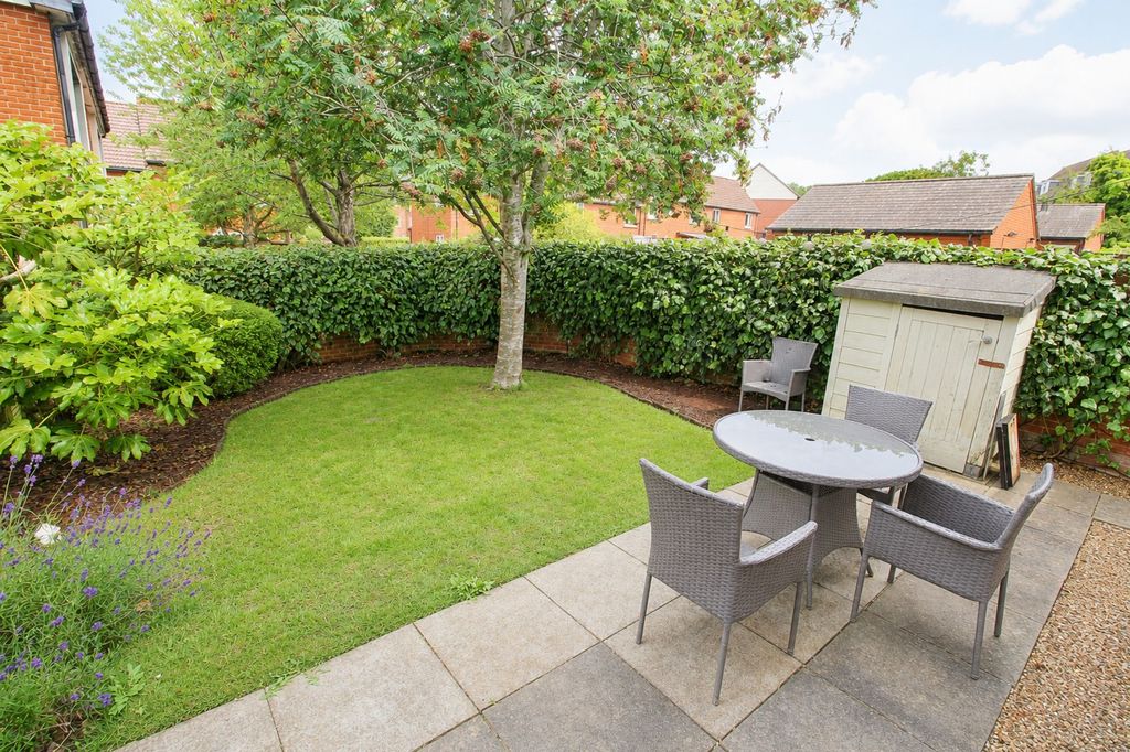 Property photo 2 of 12