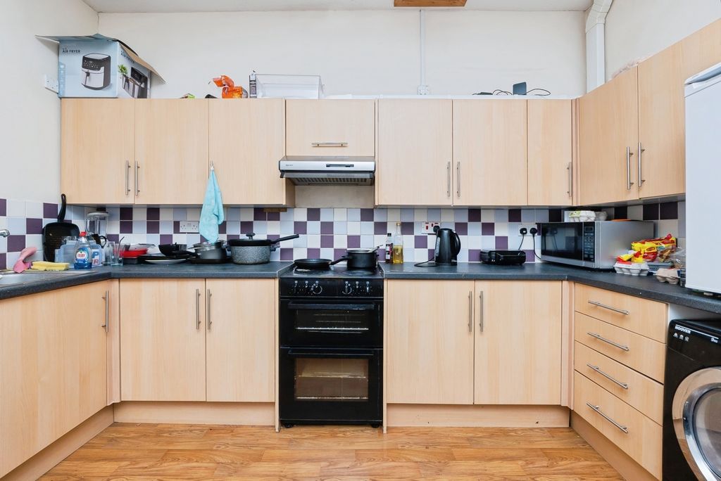 Property photo 2 of 20 Pbox-Img.Jpg