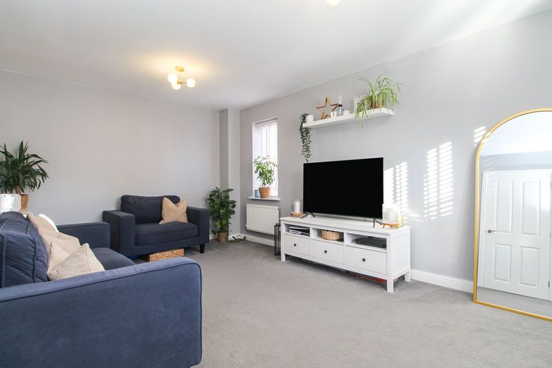 Property photo 2 of 20 Lounge