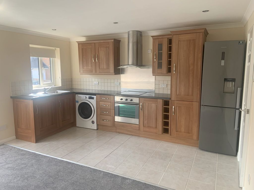 Property photo 3 of 9 Photo 8