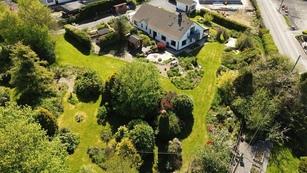 Property photo 2 of 35