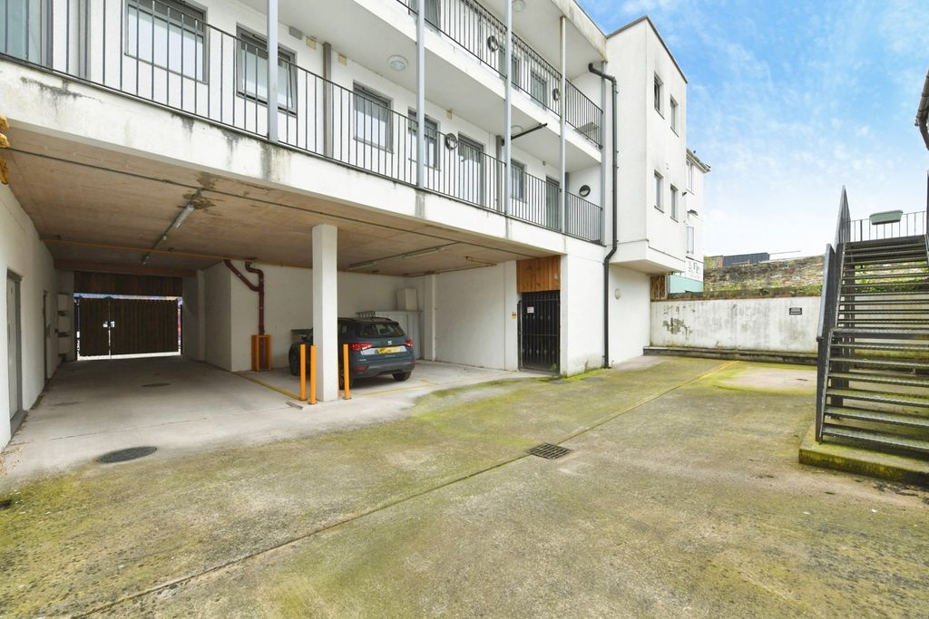 Property photo 2 of 20 Pbox-Img.Jpg