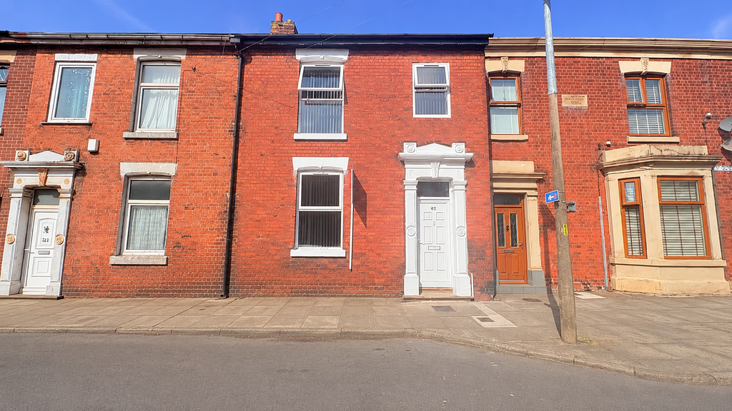 Property photo 1 of 8