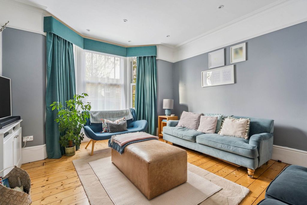 Property photo 3 of 18