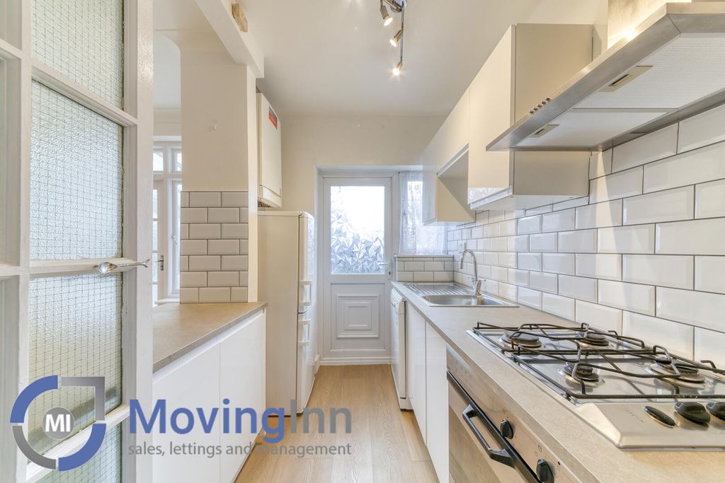 Property photo 3 of 21 Kitchen