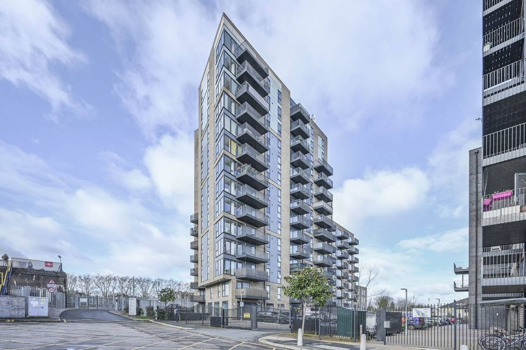 Property photo 2 of 16