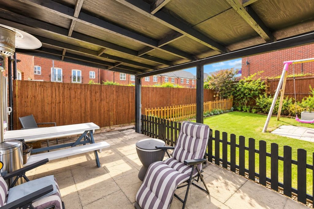 Property photo 2 of 18