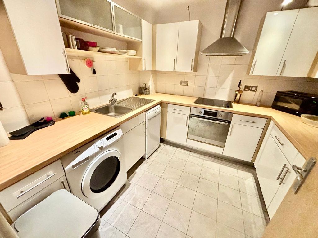 Property photo 3 of 8 Picture No. 04