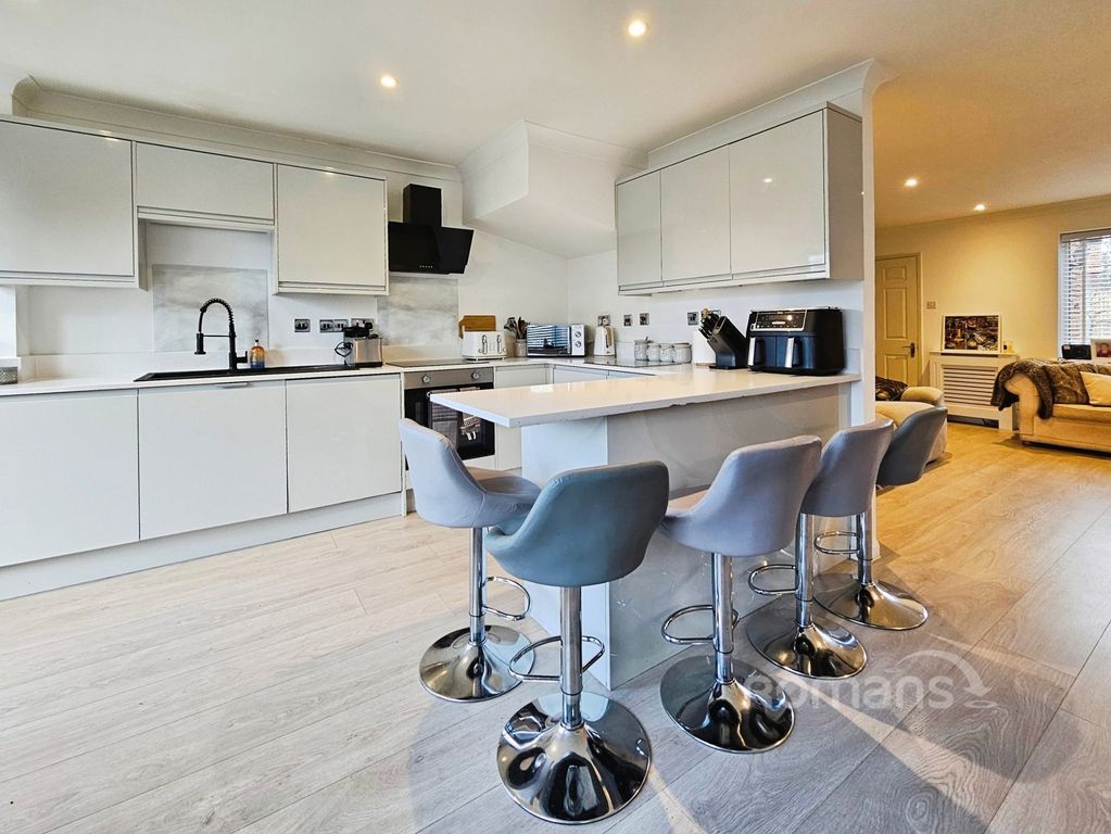 Property photo 2 of 14 Pbox-Img.Jpg