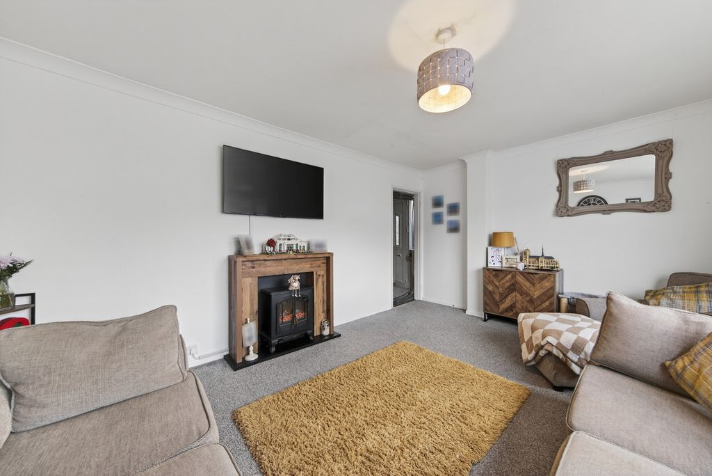 Property photo 3 of 24