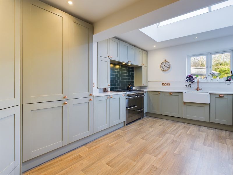 Property photo 3 of 14 Kitchen