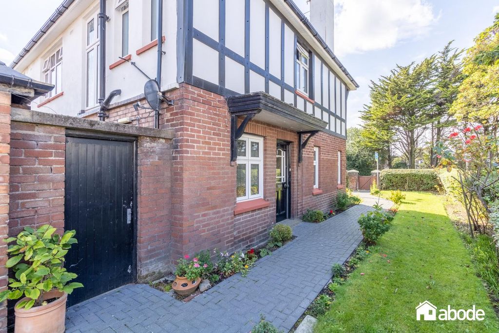 Property photo 3 of 28 193 Liverpool Road 29.Jpg