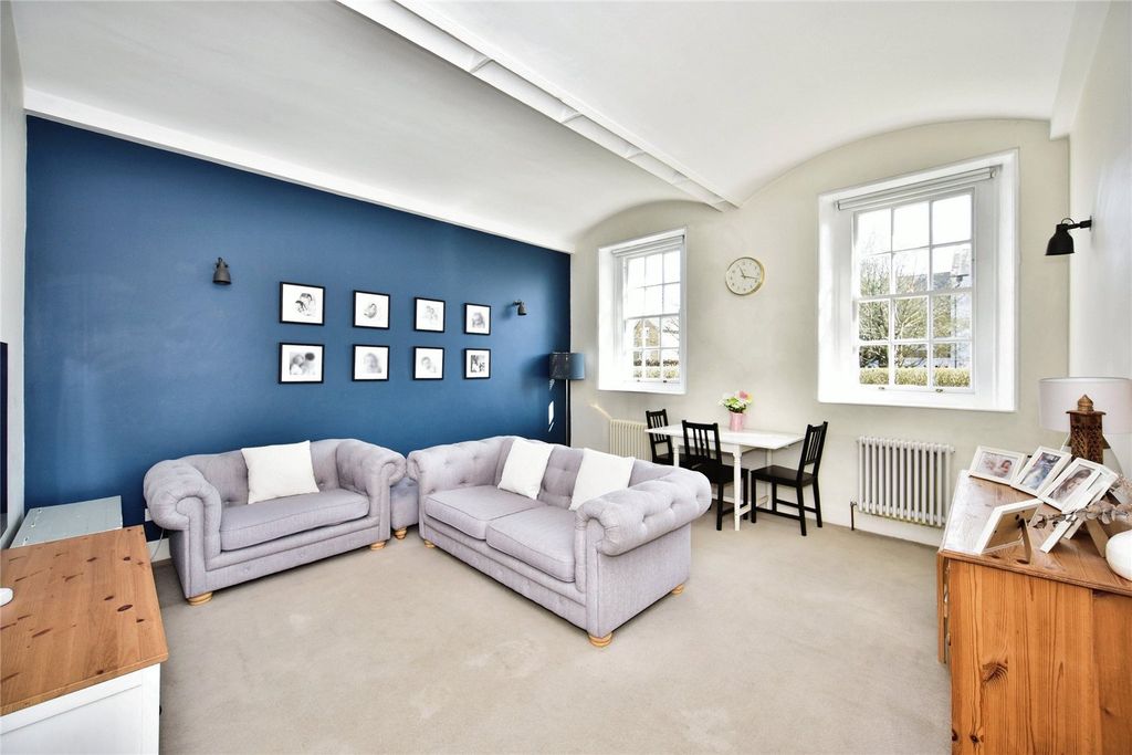 Property photo 2 of 24 Living Room