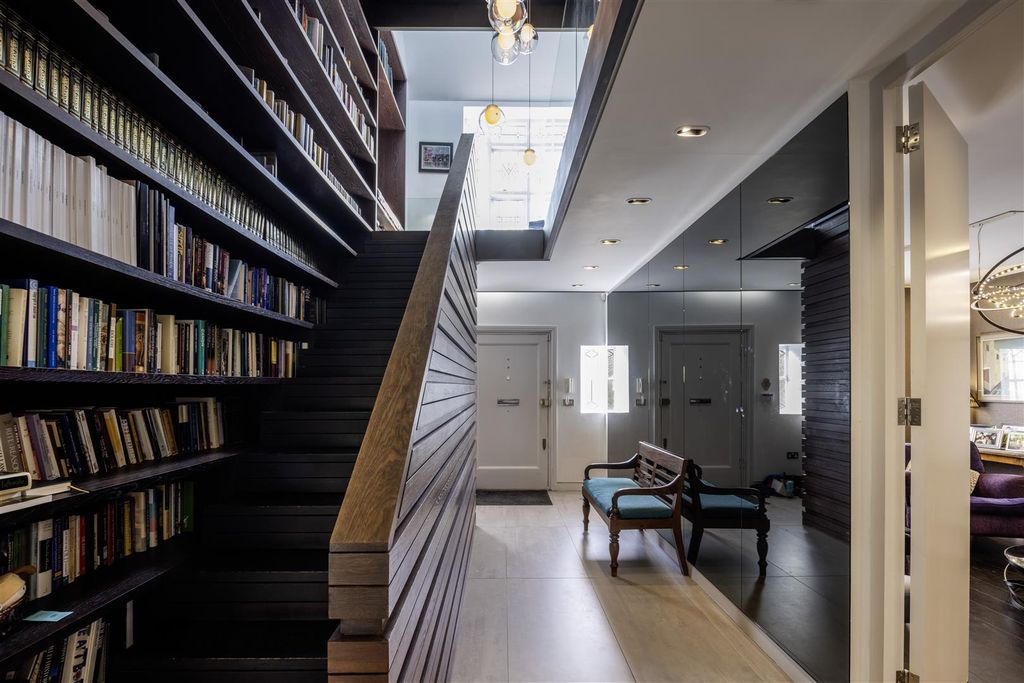 Property photo 2 of 19 7522_012.Jpg