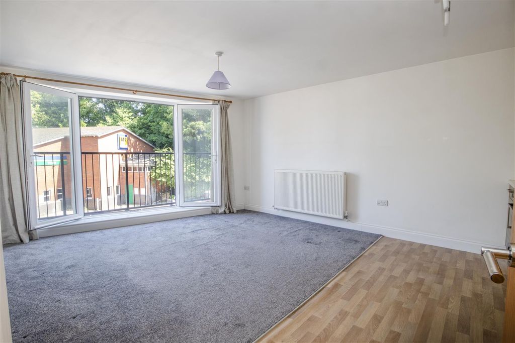 Property photo 2 of 6
